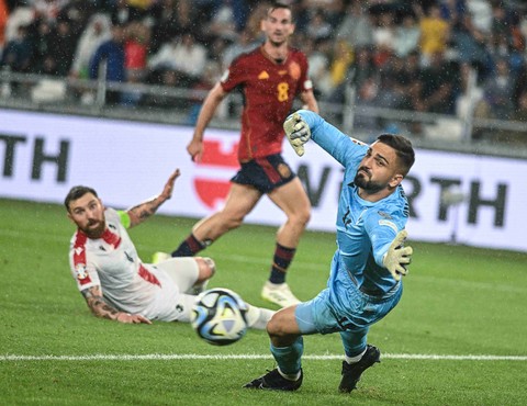 Suasana laga Georgia vs Spanyol dalam kualifikasi Euro 2024 di Boris Paichadze Dinamo Arena pada 8 September 2023. Foto: Vano SHLAMOV / AFP
