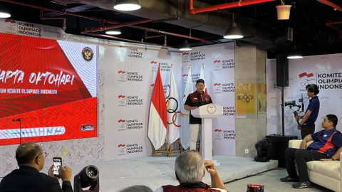 Ketua Umum Komite Olimpiade Indonesia, Raja Sapta Oktohari, dalam launching jersey kontingen Indonesia untuk Asian Games 2023 di Kantor KOI, Jakarta, pada Sabtu (9/9). Foto: Jodi Hermawan/kumparan