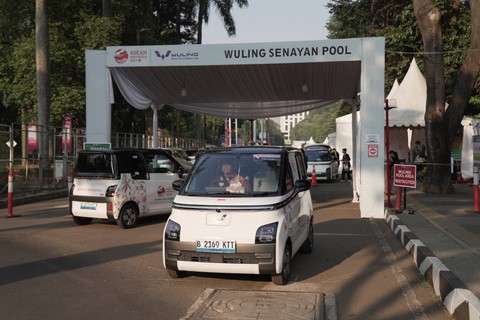 Sebanyak 150 unit mobil listrik Wuling Air ev bertugas sebagai kendaraan resmi untuk mobilitas delegasi negara-negara partisipan KTT ASEAN 2023 Jakarta. Foto: Wuling Motors