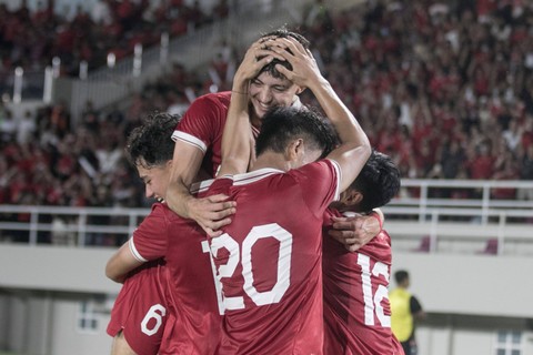 Selebrasi pemain Timnas U-23 Indonesia usai mencetak gol ke gawang Turkmenistan pada pertandingan grup K kualifikasi Piala Asia U-23 AFC 2024 di Stadion Manahan, Solo, Jawa Tengah, Selasa (12/9/2023).  Foto: Mohammad Ayudha/ANTARA FOTO