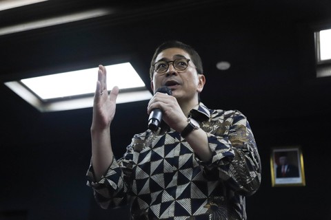 Ketua Tim Pemenangan Nasional Ganjar Pranowo, Arsjad Rasjid menyapa wartawan saat pertemuan ketum parpol pengusung Ganjar Pranowo (PDIP, Perindo, PPP, Hanura) di MNC Tower, Jakarta, Rabu (13/9/2023).   Foto: Jamal Ramadhan/kumparan