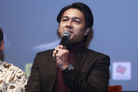 Deva Mahenra saat konferensi pers film Kisah Tanah Jawa, di Epicentrum, Kuningan, Jakarta, Rabu (13/9/2023). Foto: Dok. Agus Apriyanto