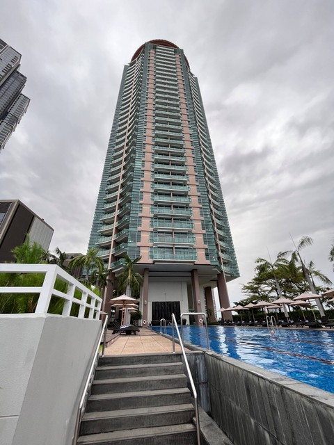Bangunan hotel Chatrium Hotel Riverside Bangkok. Foto: Gitario Vista Inasis/kumparan