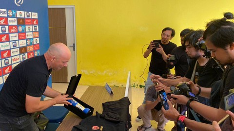 Bernardo Tavares lelang barang pribadi. Foto: kumparan