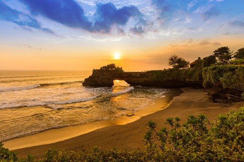Ilustrasi sunset di Bali. Foto: Tatiana Popova/Shutterstock