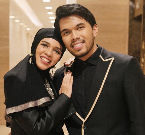 Ibunda dan Thariq Halilintar. Foto: Instagram/thariqhalilintar