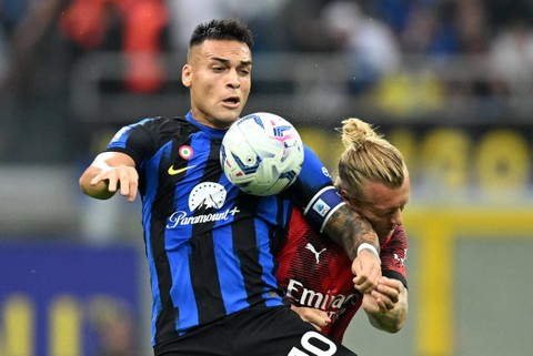 Duel Inter vs Milan di Liga Italia. Foto: Daniele Mascolo/REUTERS