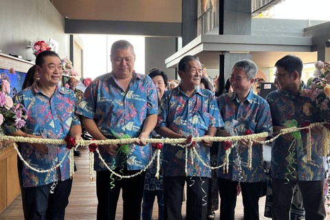 Jajaran Board of Management Bandar Djakarta saat grand opening restoran Bandar Djakarta PIK 2 pada Sabtu (16/9/2023). Foto: Gitario Vista Inasis/kumparan