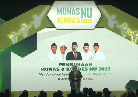 Ketum PBNU Gus Yahya membacakan sambutan di Musyawarah Nasional Alim Munas Ulama dan Konbes NU, Senin (18/9/2023). Foto: dok. PBNU