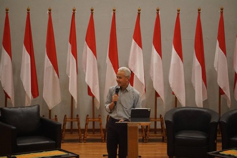 Bacapres Ganjar Pranowo menghadiri agenda debat terbuka dihadapan mahasiswa dan civitas FISIP Universitas Indonesia (UI) di Gedung Serbaguna Purnomo Prawiro, Senin (18/9). Foto: Iqbal Firdaus/kumparan