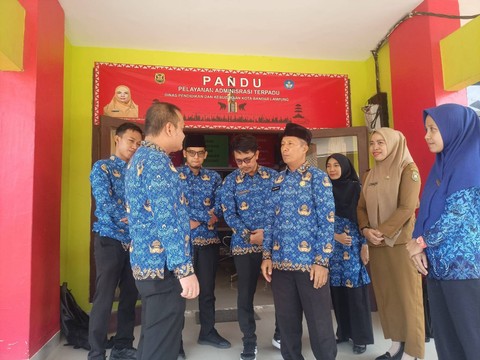 Guru Pendidikan Agama Islam (PAI) di Kota Bandar Lampung saat mendatangi Kantor Disdikbud Bandar Lampung. | Foto : Galih Prihantoro/ Lampung Geh