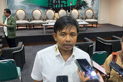 Komisioner KPU RI Idham Holik. Foto: Haya Syahira/kumparan