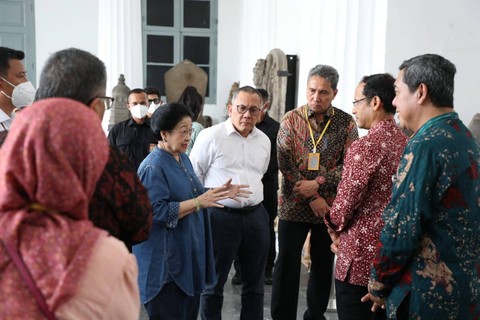 Ketua Dewan Pengarah BRIN Megawati Soekarnoputri datangi Museum Gajah yang sempat terbakar beberapa waktu lalu. Foto: PDIP