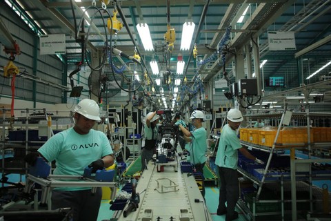 Proses produksi dan perakitan motor listrik merek ALVA di pabrik berlokasi di Cikarang, Jawa Barat. Foto: ALVA Indonesia