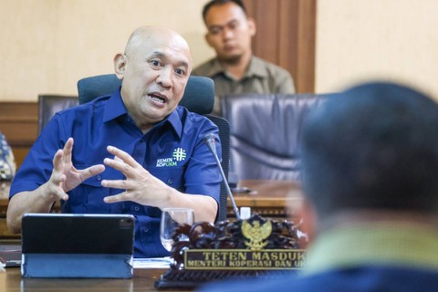Menteri Koperasi dan UKM (MenKopUKM) Teten Masduki terima aduan Asosiasi Logistik soal maraknya produk impor ilegal di Lokapasar, Rabu (20/9/2023). Foto: Kemenkop UKM