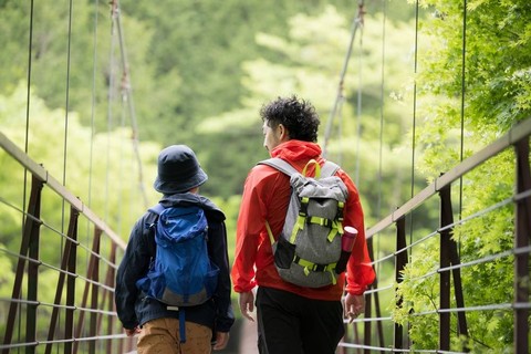 Ilustrasi mendaki Gunung Slamet via Bambangan. Foto: kapinon.stuio/Shutterstock