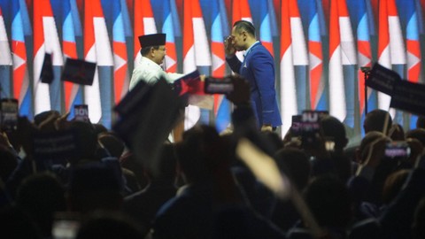 Bacapres Koalisi Indonesia Maju Prabowo Subianto bersama Ketum Partai Demokrat AHY di Rapimnas Partai Demokrat di JCC, Senayan, Jakarta, Kamis (21/9/2023). Foto: Iqbal Firdaus/kumparan