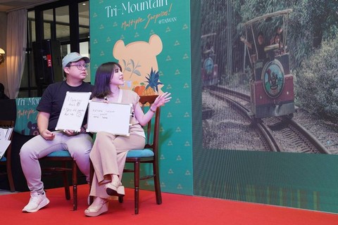 YouTuber Ken & Grat dalam kampanye pariwisata terbaru Taiwan Tri-Mountain Multiple Surprise di Hotel Des Indes Menteng, Jakarta, Rabu (20/9). Foto: Tri-Mountain