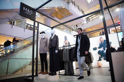 Peragaan koleksi terbaru Marks & Spencer, Autumn, di pop-up store M&S East Mall Atrium Grand Indonesia, Jakarta, Selasa (19/9/2023). Foto: Dok. Marks & Spencer