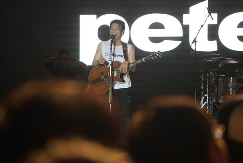 Grup musik pop Noah tampil dengan format yang berbeda saat manggung di Pestapora, Jakarta, Sabtu (23/9). Foto: Iqbal Firdaus/kumparan