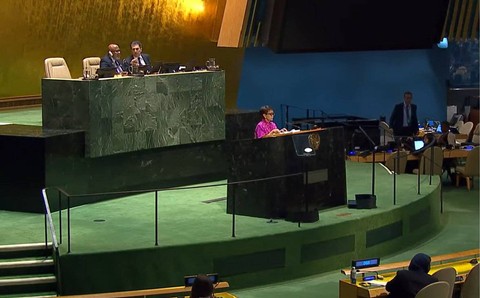 Menteri Luar Negeri RI Retno Marsudi menyampaikan pernyataan nasional Indonesia di Sidang Majelis Umum PBB ke-78 di New York, Amerika Serikat, pada hari Sabtu, (23/9/2023). Foto: Twitter/@Kemlu_RI