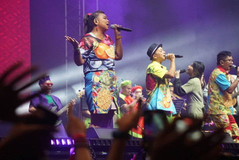 Project Pop menutup hari kedua Pestapora, Jakarta, Minggu (24/9/2023). Foto: Iqbal Firdaus/kumparan