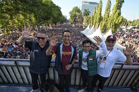 Lautan massa tumpah ruah mengikuti Jalan Gembira bersama Anies Baswedan dan Muhaimin Iskandar di kawasan Monumen Mandala, Kota Makassar, Sulawesi Selatan, Minggu (24/9/2023).  Foto: Dok. Istimewa