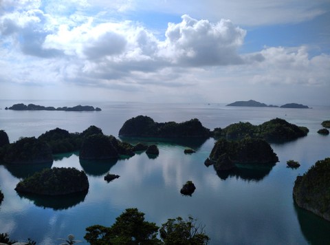Gugusan Pulau Kecil Pyainemo Raja Ampat Papua Barat Daya (Sumber foto; Koleksi Pribadi 2023)