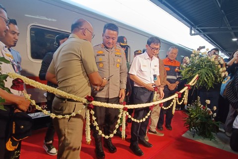 Direktur Niaga KAI Hadis Surya Palapa saat peluncuran Kereta Ekonomi New Generation di Stasiun Pasarsenen, Selasa (26/9/2023). Foto: Akbar Maulana/kumparan