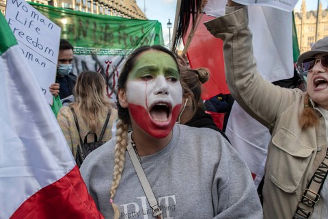 Ilustrasi perempuan Iran. Foto: Koca Vehbi/Shutterstock