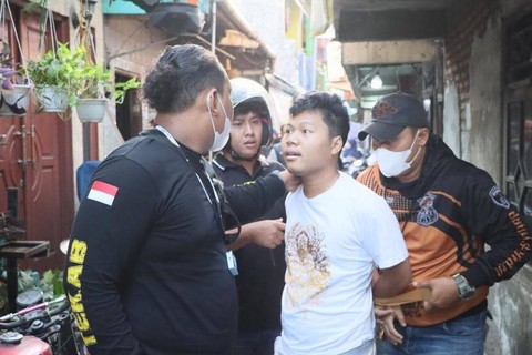 Gangster penganiaya pasangan suami istri di Jakarta Utara ditangkap polisi. Foto: Dok. Istimewa