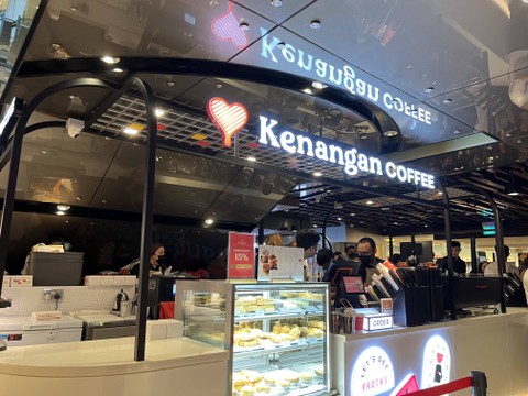 Kemenparekraf dukung peluncuran perdana Kopi Kenangan branding Wonderful Indonesia di Singapura. Foto: Kemenparekraf