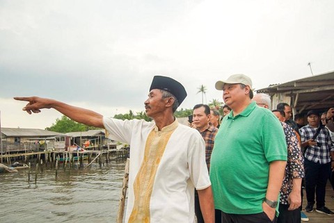 Menko Perekonomian Airlangga Hartarto saat di Pulau Rempang. Foto: Dok. Kemenko Perekonomian