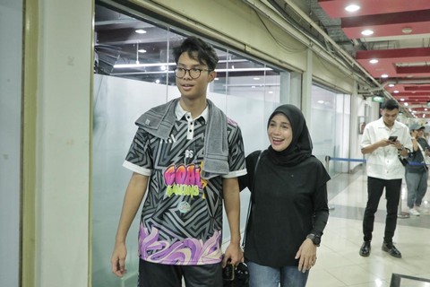 Alam Ganjar bersama ibunya Siti Atiqoh. Foto: Dok. Istimewa