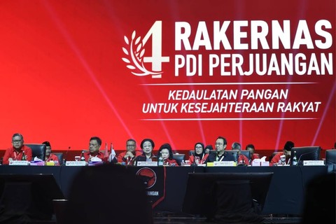 Ketua Umum PDIP Megawati Soekarnoputri memberikan sambutan saat penutupan Rakernas IV PDIP di JIExpo Kemayoran, Jakarta, Minggu (1/10/2023). Foto: PDIP