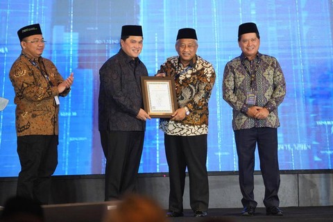 Menteri Badan Usaha Milik Negara (BUMN) Erick Thohir kembali terpilih menjadi Ketua Umum Masyarakat Ekonomi Syariah (MES) dalam Musyawarah Nasional (Munas) ke-6 yang diselenggarakan di Jakarta, Minggu (1/10). dok. istimewa