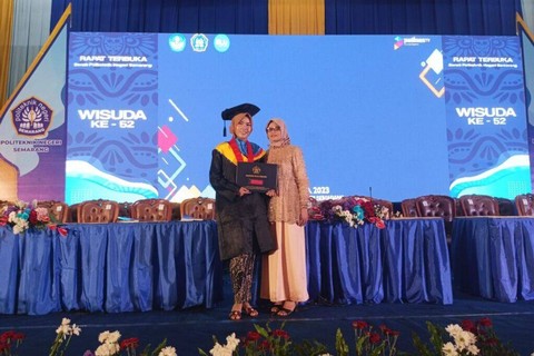 Mahasiswa Politeknik Negeri Semarang mendapatkan predikat lulusan terdisiplin. Foto: Polines