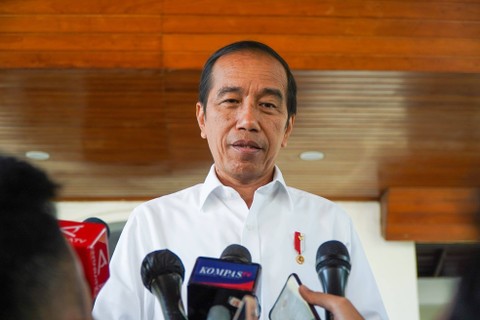 Presiden Joko Widodo memberikan keterangan terkait pengunduran diri Syahrul Yasin Limpo sebagai Menteri Pertanian. Foto: Biro Pers Sekretariat Presiden