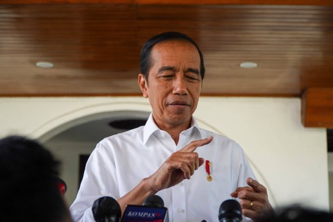 Presiden Joko Widodo memberikan keterangan terkait pengunduran diri Syahrul Yasin Limpo sebagai Menteri Pertanian. Foto: Biro Pers Sekretariat Presiden