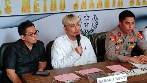 Konferensi pers kasus penggelapan mobil milik Caren Delano, Jumat (6/10/2023).   Foto: Aprilandika Pratama/kumparan
