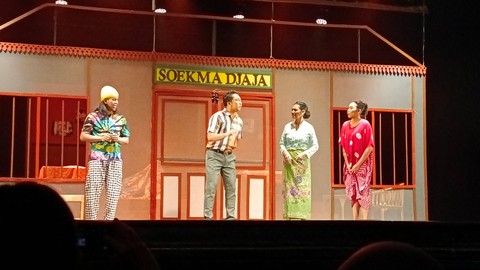 Teater Abnon Jakarta pentaskan Janji Soekma: Langgam Gambang Kehidupan di Gedung Kesenian Jakarta. Foto: Aprilandika Pratama/kumparan