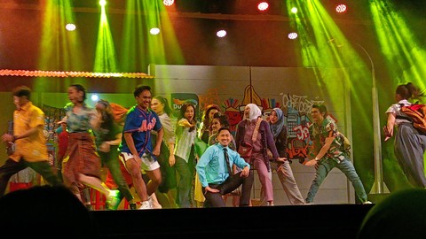 Teater Abnon Jakarta pentaskan Janji Soekma: Langgam Gambang Kehidupan di Gedung Kesenian Jakarta. Foto: Aprilandika Pratama/kumparan