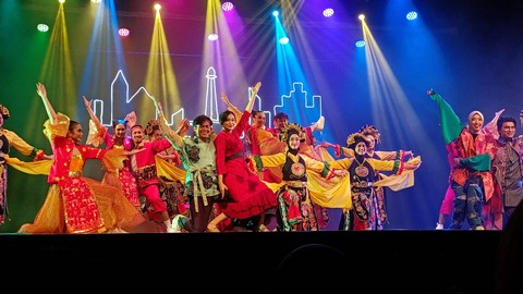 Teater Abnon Jakarta pentaskan Janji Soekma: Langgam Gambang Kehidupan di Gedung Kesenian Jakarta. Foto: Aprilandika Pratama/kumparan