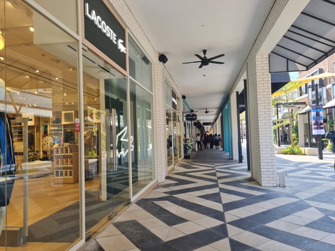Summarecon Villagio Outlets hadir di Karawang.   Foto: Andari Novianti/kumparan