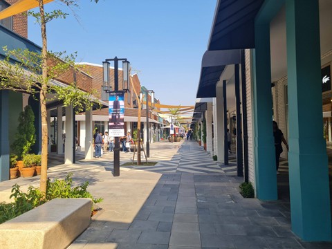 Summarecon Villagio Outlets hadir di Karawang.   Foto: Andari Novianti/kumparan