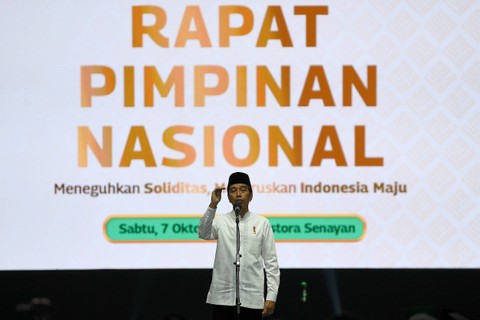 Presiden Jokowi menyampaikan pengarahan dalam Rapat Pimpinan Nasional (Rapimnas) Solidaritas Ulama Muda Jokowi (Samawi) 2023 di Istora Senayan, Jakarta, Sabtu (7/10/2023). Foto: Sigid Kurniawan/ANTARA FOTO