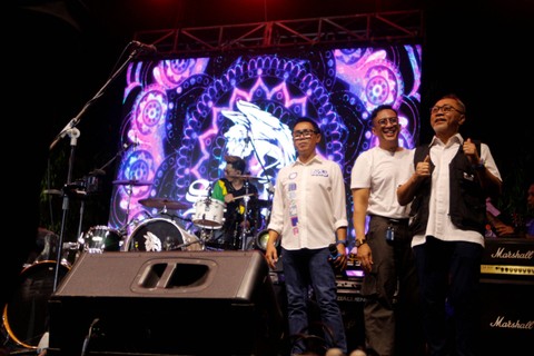 Ketua Umum Partai Amanat Nasional (PAN) Zulkifli Hasan menghadiri PAN x Jakcloth di Semarang, Sabtu 7/10) malam. Foto: Dok. Istimewa