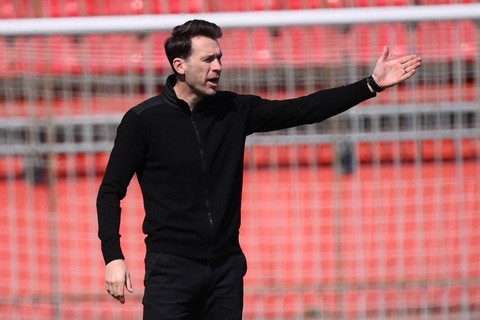 Pelatih Manchester City Wanita Gareth Taylor. Foto: Marco BERTORELLO / AFP