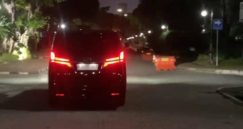 Mobil Eks Mentan Syahrul Yasin Limpo tiba di Istana Merdeka, Minggu (8/10/2023). Foto: Zamachsyari/kumparan