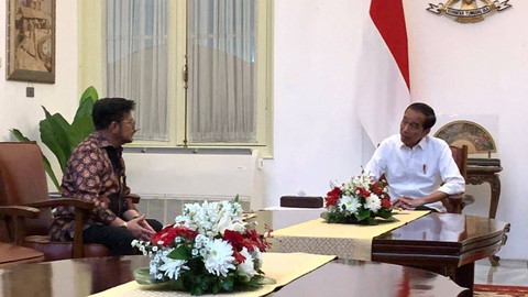 Eks Mentan Syahrul Yasin Limpo bertemu dengan Presiden Jokowi di Istana Presiden, Jakarta, Minggu (8/10/2023) malam. Foto: Dok. Istimewa